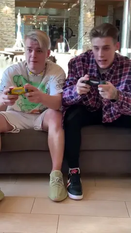 Уделяйте внимание своим родным и близким😂❤️