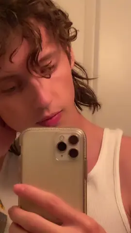 This video is disgusting i swear I’m clean i literally just had an itch in my mullet i wash my hair once or twice per week