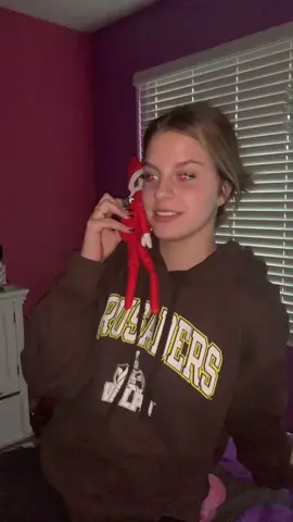 Elf on the shelf...... nah elf on the fan @sarahmpayton @skylaradwelll #CancelTheNoise #christmascountdown2020 #fyp #elf