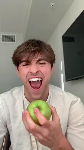 Me biting an Apple 😃🍏#vampire #tvd #trend #MONCLERBUBBLEUP #RaisedBy #notviral