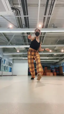 Essa vai para meus alunos que pediram 💛💙 #babyjustinbieber #trend #dance #teacher #fyp
