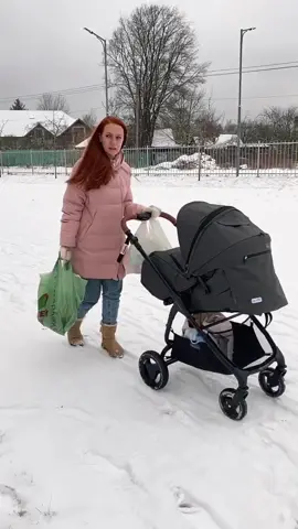 Что для него важнее?😱 / What's more important to him?😱 инст: fullframefamily #social #socialmedia #семейныйблог #семья