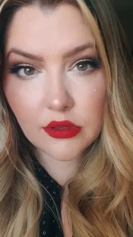 I wanted to try this w/ my new foundation ❤ #makeuphacks #Productivity #MakeItMagical #VivaCleanHacks #makeup #makeuptutorial #foryoupage #foryou #fyp