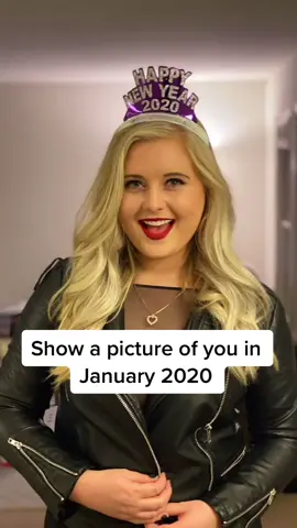 WHY DO I LOOK LIKE I AGED 20 YEARS #greenscreen