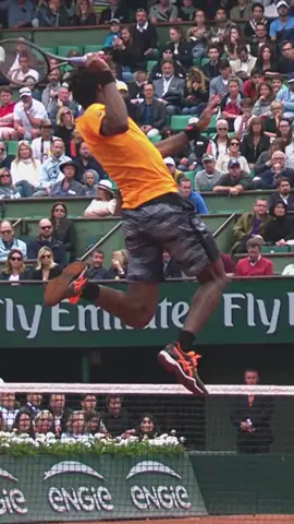 Monfils 1 - 0 Gravity #monfils #tennis #jump #crazy