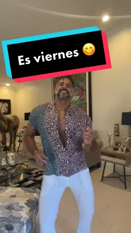 Es viernes 😋 #viernes #friday #parati #fyp #fypシ #music #bailar #disfruta #DejaTuHuella #sonrie #diversion #viral #chile #rusia #mexico #españa #vzla