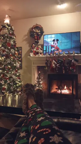 My favorite 80’s Christmas cartoon: Mickey’s Christmas Carol #Artmas #christmasmovie #disneychristmas