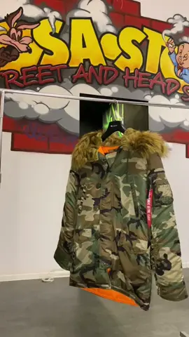 Zimno?🥶 To pora na kurtkę od Alpha Industries! 🔥 #sosastore #streetwear #sklepstacjonarny #hype #saintjhn #alphaindustries #zima #newontiktok #łódź