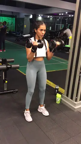 One Of The My Fav Biceps Workout💪🏻💕#Divsanzo#workoutvedio#Fitness#fitgirl#slfitness