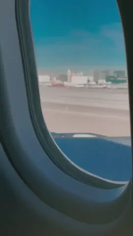 Successfully surprising my family that I’m home for the holidays 🤪💛 #hawaii #iliketheview #fyp @xo.bran