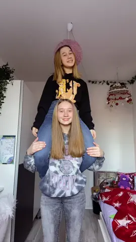 Habt ihr kleine Geschwister?✨@arissal777  #fun #sisters #fyp