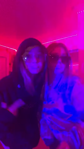 mace is chillen 😎😎 @laurengregg_