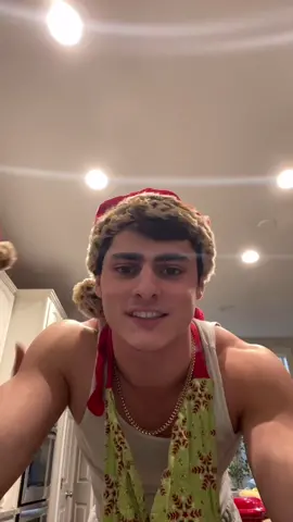 How to make a tiramisu! Tiramisu means “pick me up” in Italian (watch till the end, something fell 😂) #HolidayTreats