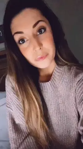 #stitch with @caroline_hobin where are my Noggin kids at?? I know I wasn't the only American pre-teen watching Canadian teen dramas growing up.