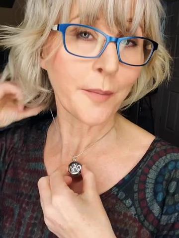 Let's start the new year with a #giveaway 🎉 #personalsafety #invisawear #selfdefense