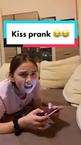 Ptddddr elle est si mignonne 😂😂 #prank #bulgarie #couplegoals #humour #drole