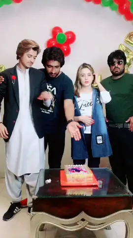 main ek mazak hun🥀🥺🖤😔 YouTube channel subscribe kro or insta pr ao 🥰@mehtabsindhi700