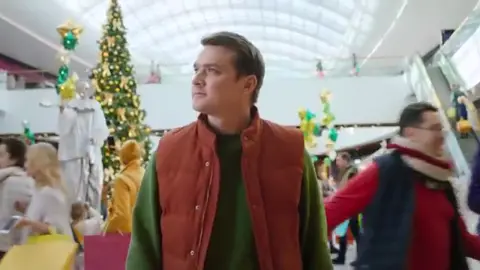 Ещё одна новогодняя реклама от Сбербанка.От футболиста Игоря Акинфеева#реклама #рекламныйролик #сбер #сбербанк #сбербанконлайн #сбербанкроссии