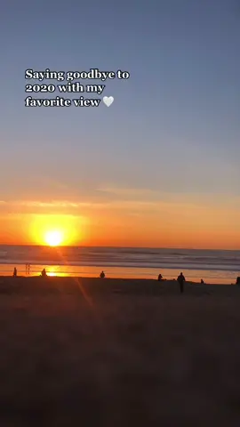 Duces 2020 ✌🏻 #Bye2020 #newyear #beach #sandiego #sunset #timelapse #NewYearNewMiO #fyp #ocean #pacificbeach #endoftheyear #nye #beuaty #california