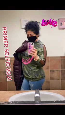 #selfie2021 #Welcome2021 #feliz2021 #amorpropio #meamotalcual #fyp #foryoupage #parati MUJER VALIOSA NUNCA VAJES TU AMOR PROPIO ANTE NINGÚN HOMBRE