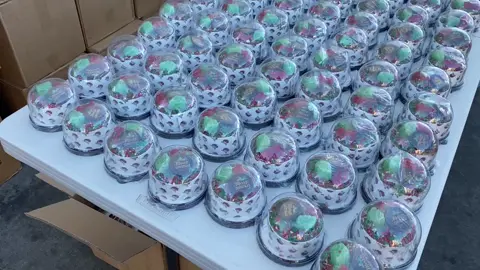Thank you @sendacake for donating 1,000 mini holiday cakes for the homeless #homelesslivesmatter