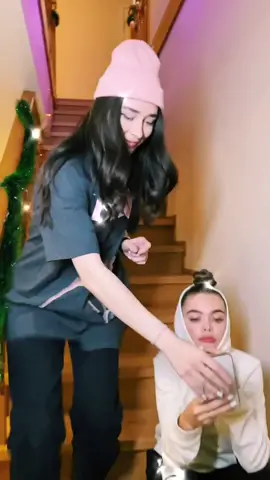 Забрала телефон у @anyaischuk 🥰👼 кто будет следующим?🤫