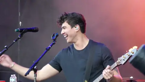 #5sos #5secondsofsummer #5sosfam #calumhood #calumhood5sos #calum5sos #wantyouback #concert #concerts #concertlife #fyp #foryourpage #foryoupage