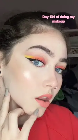 Hi Ava, used ur sound because I wanna be your broke hot friend. I’ll do ur makeup too @realavalouiise #MyStyle #BachelorReady #makeuptipstiktok #fyp