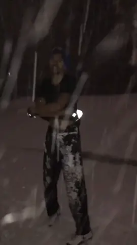 When North Carolina had a semi blizzard 3yrs back☃️😂#Welcome2021 #MyStyle #snow #blizzard #divein #crazy #crackhead #energy