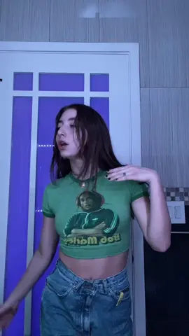 lmao ty maddy for helping w the lights 🥰🥰 @iblowurmindd (dc: @bgottfanns)