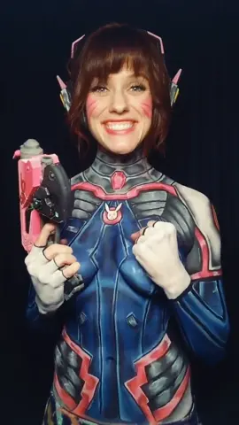 IM BACK! I hope you all had a nice holiday! ♡ #bodypaint  #overwatch #d.va #overwatchcosplay #cosplay #painting #InLove #fyp #viral #dvacosplay #art