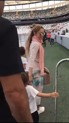 Shaki with her kids 🥰🥰🥰 @shakira #shakira #fyp