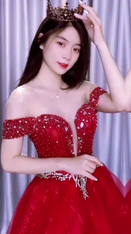 Mình đang pass lại một số mẫu đầm princess ở insta: phuong252_ Đa số còn mới đến 90% ạ