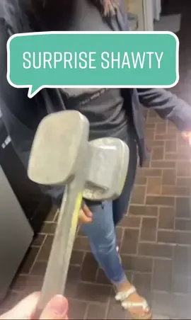 But she ain’t let go of that burger 🍔 😂 vid credit: @madiesco #fyp #surpriseshawty