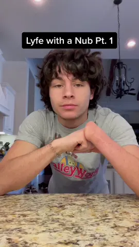 New type of content...I thought this was funny , like if you enjoyed 😂 #nub #funny #humor #share #onehand #handturkey