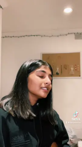 haven’t heard a ukelele version of @livbedumb ‘s “driver’s license” yet so i thought i’d make one! (repost bc it wouldn’t upload for some reason🥺)