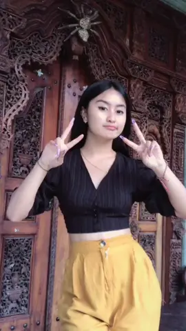 umm draf an kmren bikin bengek😭 . tulung dung hitung brpa kali saya benerin rambut😭🤣sangad meresahkan😭