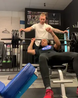 be ready to trust your spotter with your lift (via:bailey_rose) #thepump #gym #workout #gymfail #benchpress #spotterfail #fyp