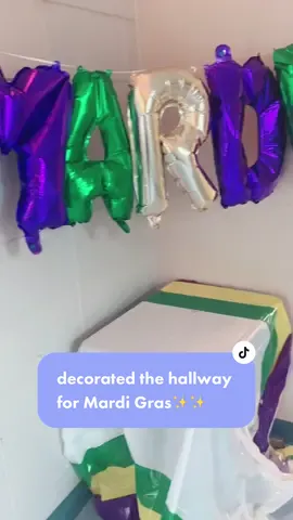 the kids love it when there are decorations✨ #mardigras #louisiana #GroupChat #WinterFashion #tiktok #kingcake #teacher #teachers #teachersoftiktok
