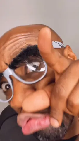 Sliding her DMs like..🤪😉 #fyp #ZodiacSign #foryoupage