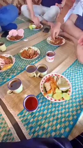 Makan siang bareng pacar ❎ makan siang bareng teman ✅ #fypdongggg #friendly #tasikmalaya