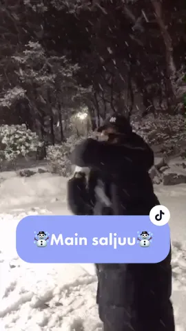 Jangan makan esnya yah🥲 #snow #korea #snowman #seoul #salju #fyp #fypindonesia