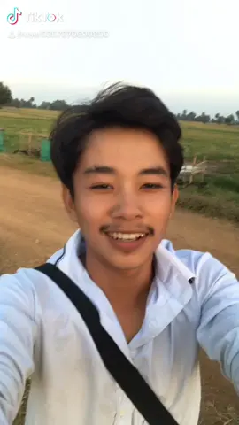 គ្មានលុយច្រើនដូចគេក៏អាចស្បាយបានដែរតែស្បាយតាវាលស្រែ❤️❤️❤️❤️🥰🕺🏼