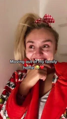 Moving out of home 😭 #moveoutwithme #moving