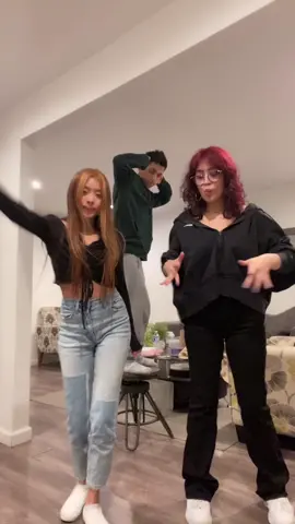 how did his back move like that? 😂 @impactxo #foryou #SeaShanty #HomeImprovement