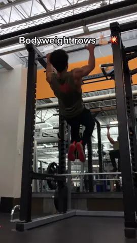 Bodyweight rows 💪🏽🚣🏽 #workout #Fitness #workoutideas #pullup #calisthenics #fyp #foryou