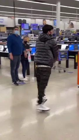 Rate my footwork from 1-100 😝 @fashionnova Fashionnovapartner