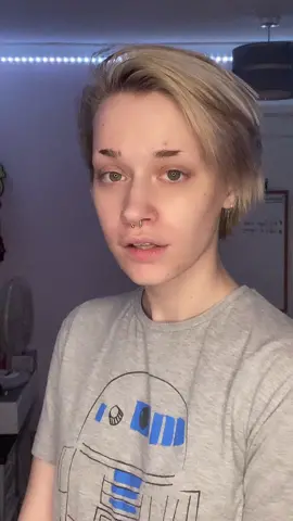 I had to do it to ‘em 😂❤️ Enjoy my attempt at this bop of a trend - and my Grinch socks 👀