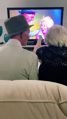 #foryou #fy #vovostiktokers #seessavidafosseumfilme #teolhavadecimaprabaixo @giulia #eudavapausanessacena #tiktokbrasil 👵🏻👨🏻‍🦳✨♥️