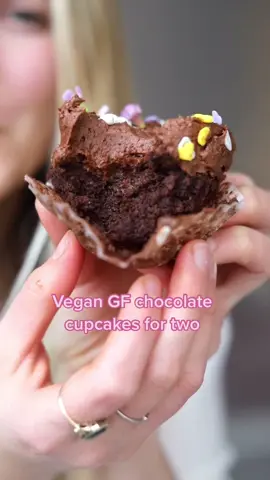 Vegan GF chocolate cupcakes for two ✌️ #cupcakes  #vegan #EasyRecipes #ValentinesDay #glutenfreerecipes
